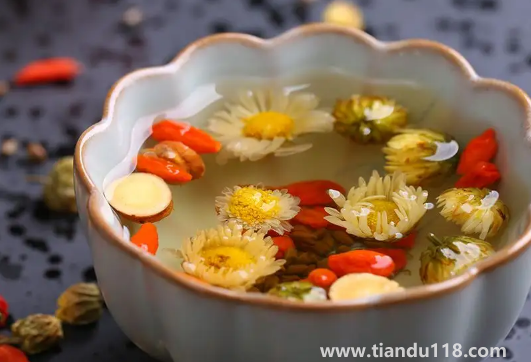 嗓子疼喝菊花茶可以緩解嗎3